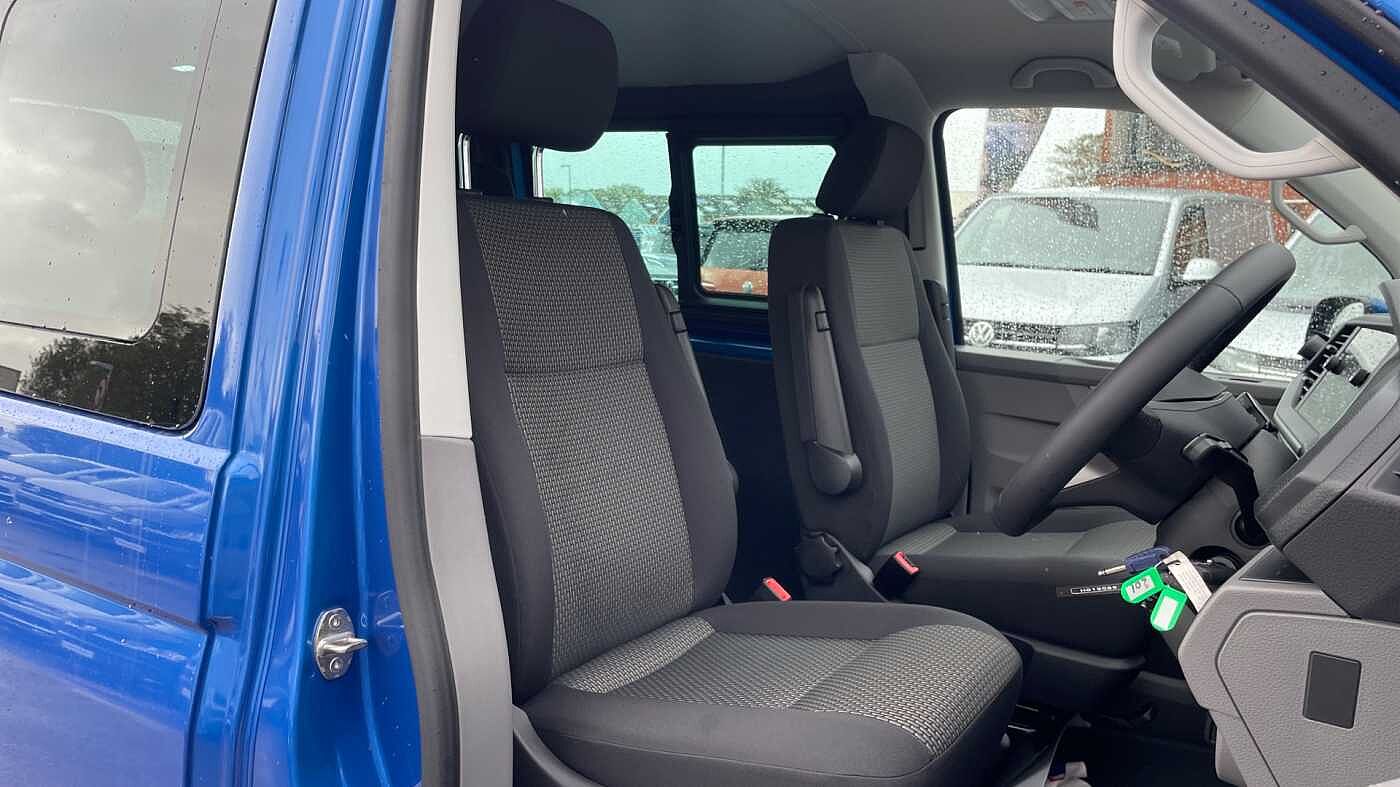 Volkswagen Transporter T32 Kombi Van Highline SWB 204 PS 2.0 TDI 7sp DSG 4MOTION