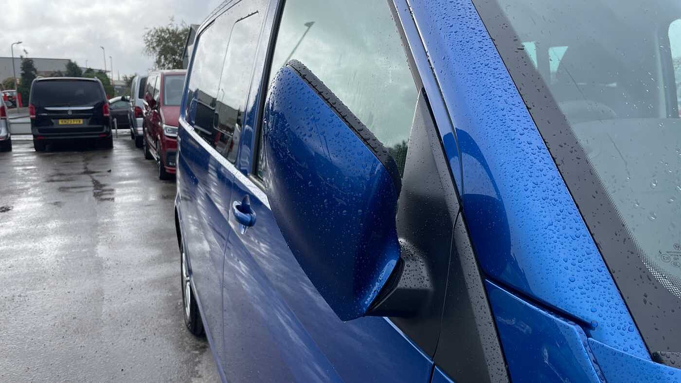Volkswagen Transporter T32 Kombi Van Highline SWB 204 PS 2.0 TDI 7sp DSG 4MOTION