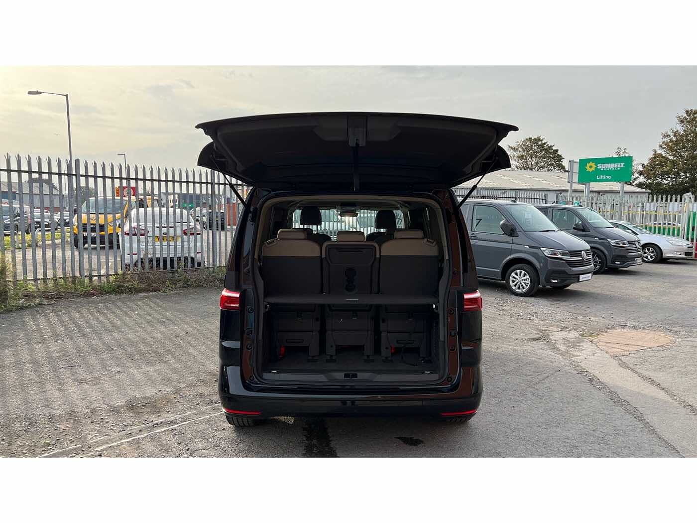 Volkswagen Multivan Life Standard 218 PS 1.4 eHybrid 6-Speed DSG