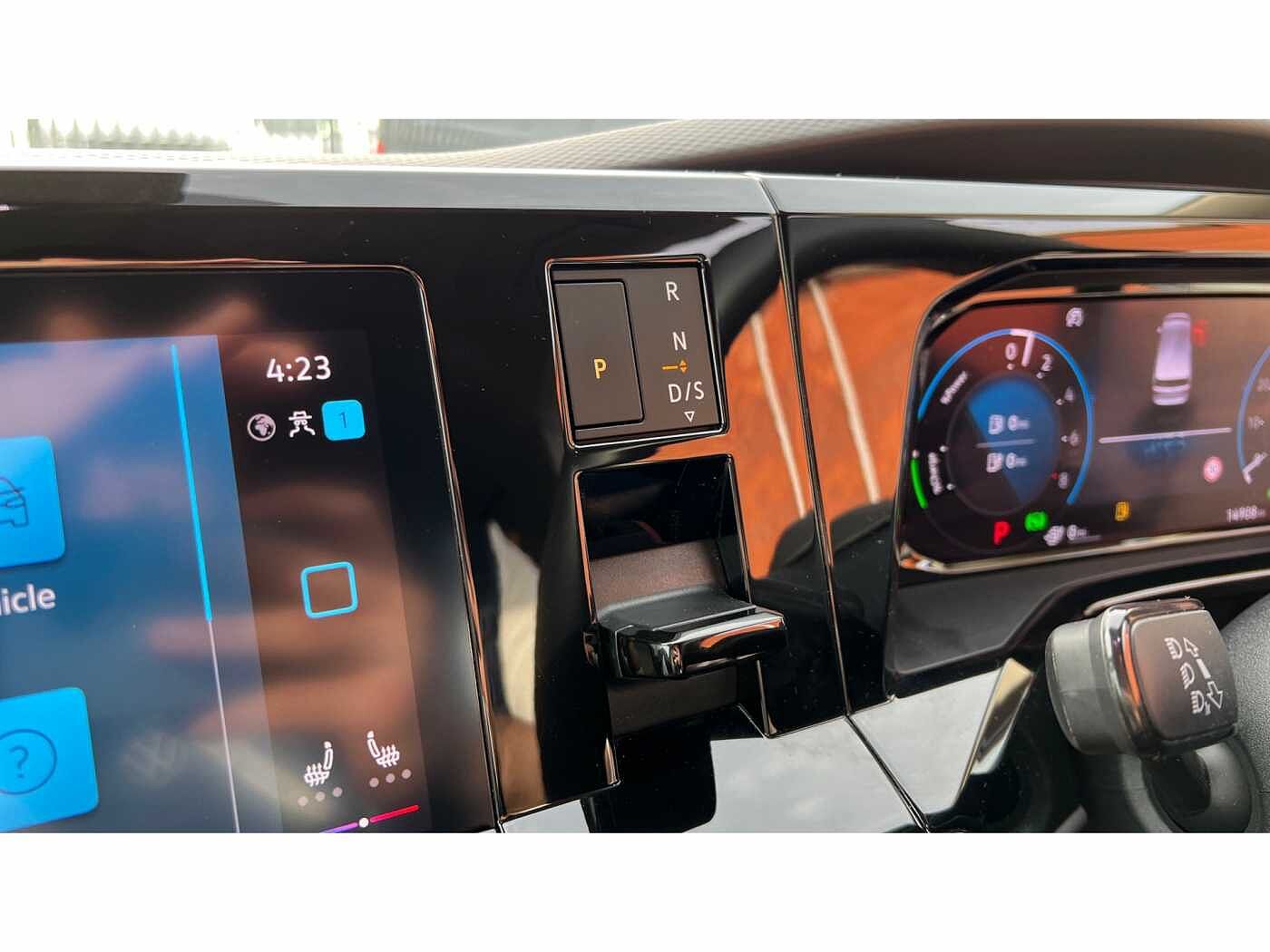Volkswagen Multivan Life Standard 218 PS 1.4 eHybrid 6-Speed DSG