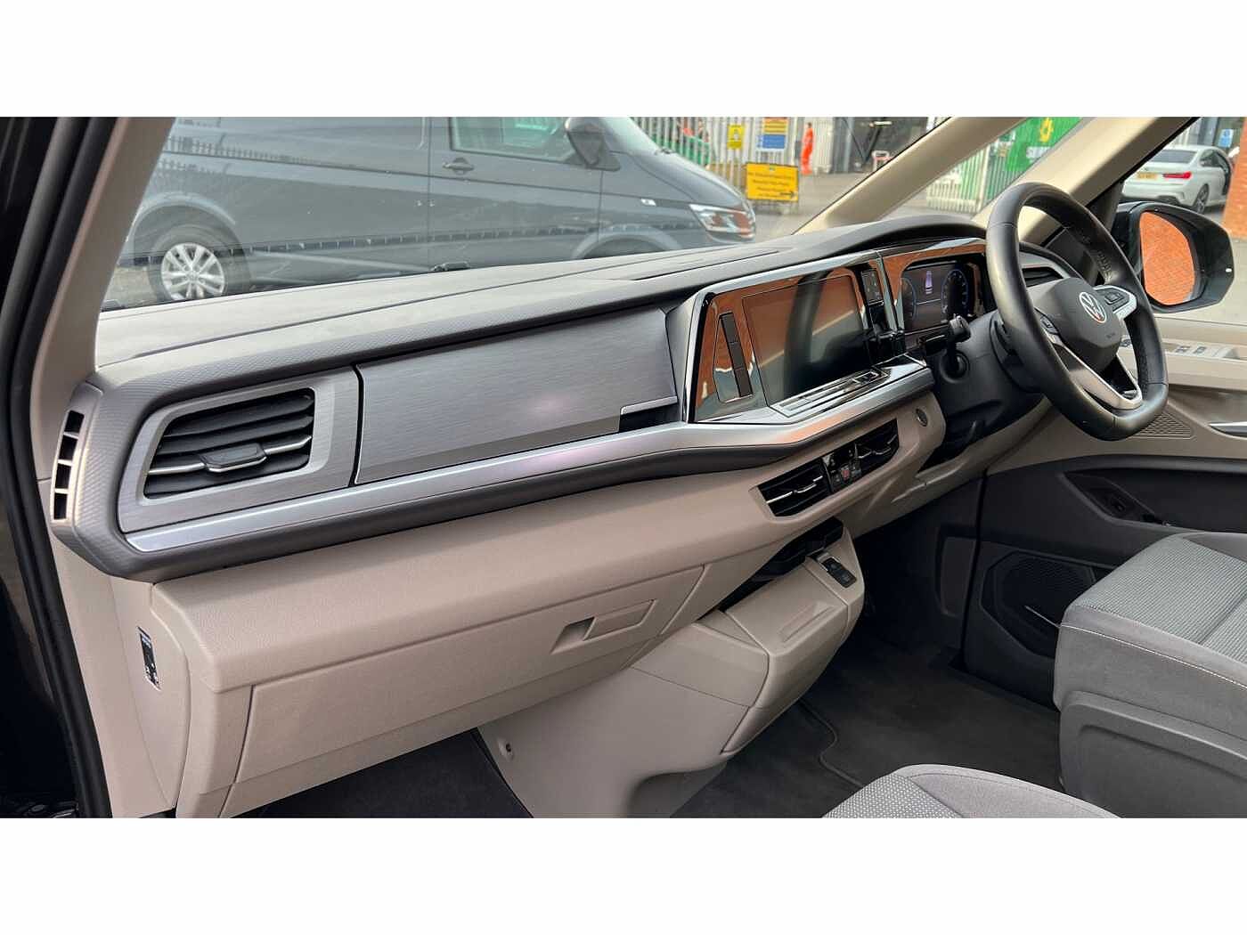 Volkswagen Multivan Life Standard 218 PS 1.4 eHybrid 6-Speed DSG