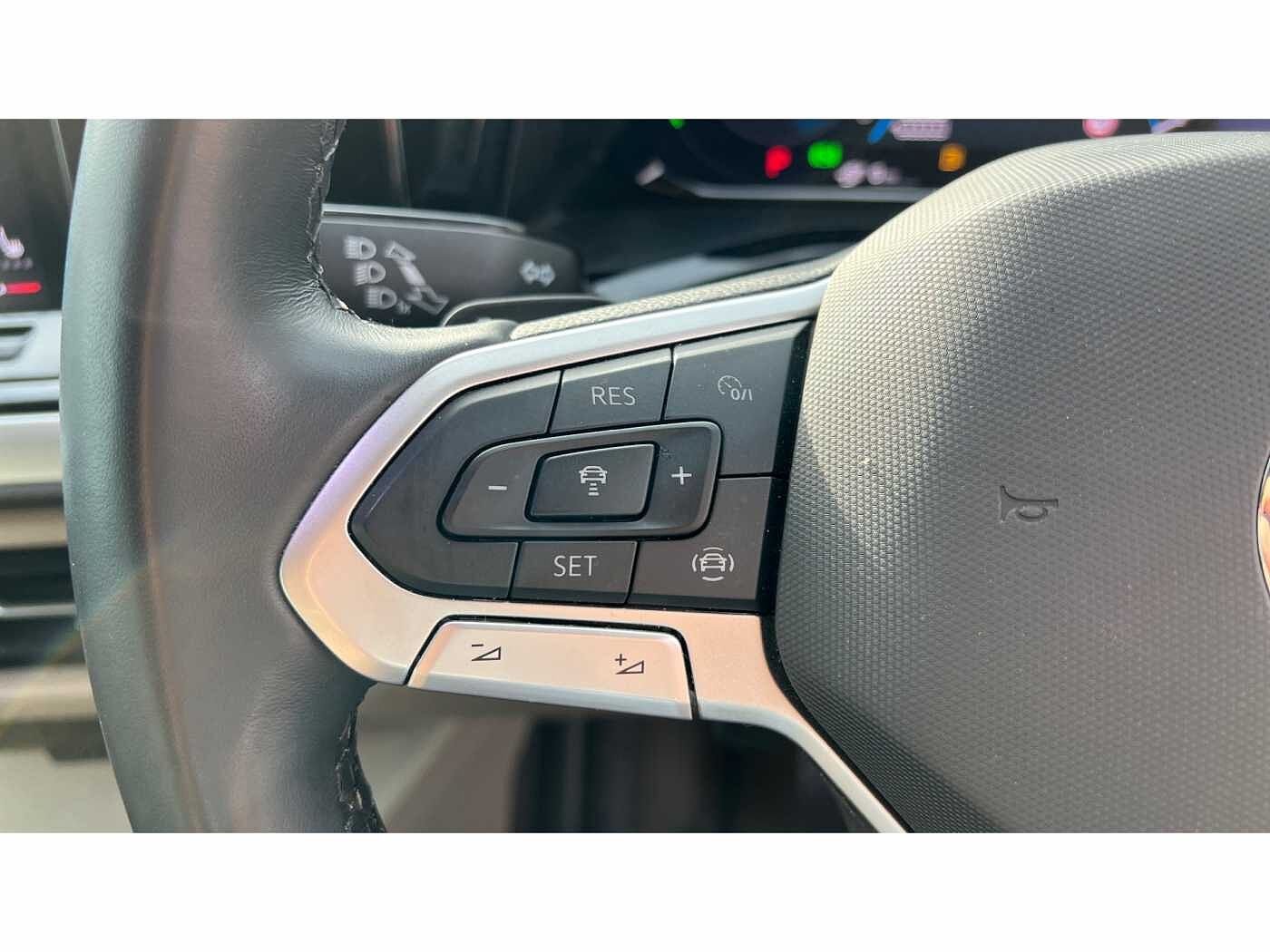 Volkswagen Multivan Life Standard 218 PS 1.4 eHybrid 6-Speed DSG