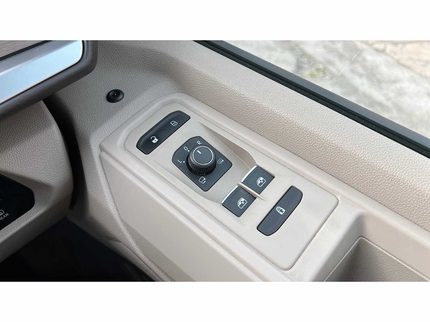 Volkswagen Multivan Life Standard 218 PS 1.4 eHybrid 6-Speed DSG