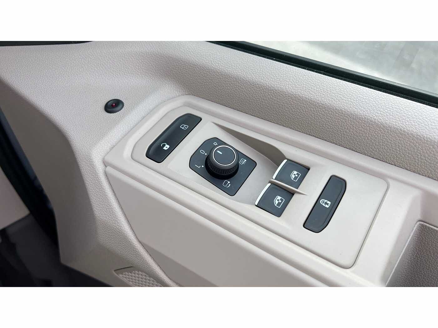 Volkswagen Multivan Life Standard 218 PS 1.4 eHybrid 6-Speed DSG