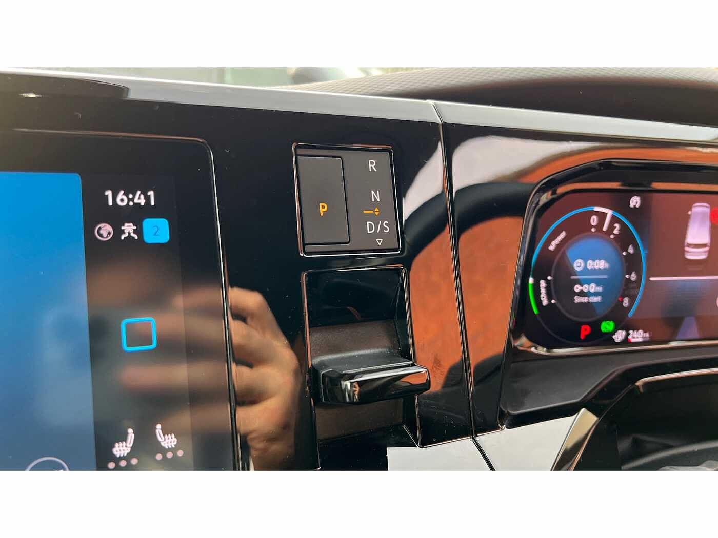 Volkswagen Multivan Life Standard 218 PS 1.4 eHybrid 6-Speed DSG