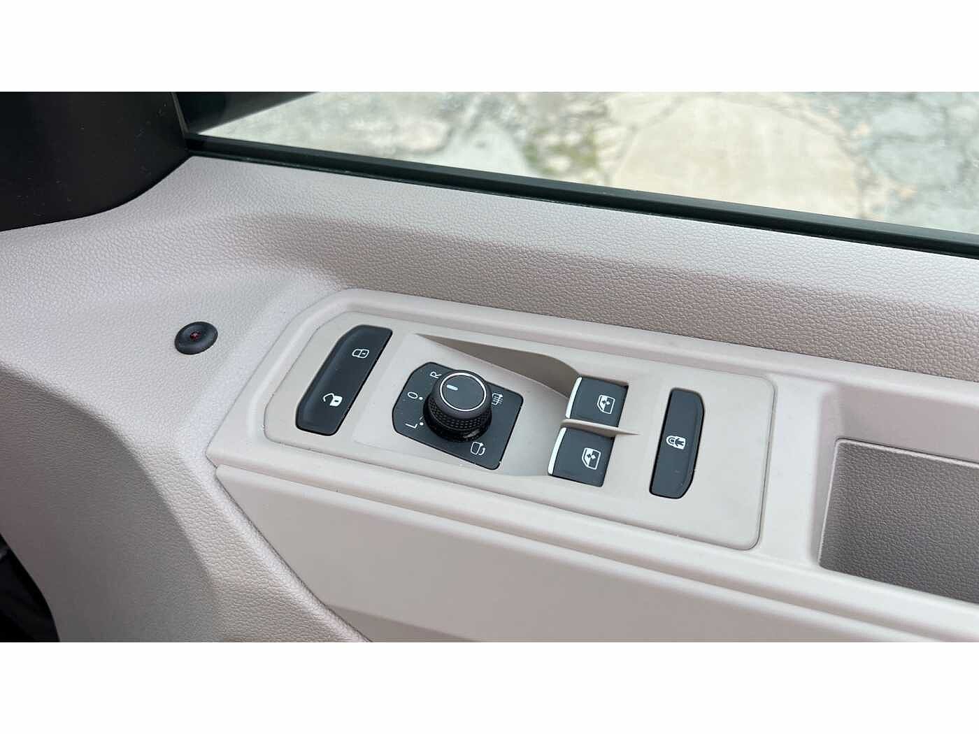 Volkswagen Multivan Life Standard 218 PS 1.4 eHybrid 6-Speed DSG