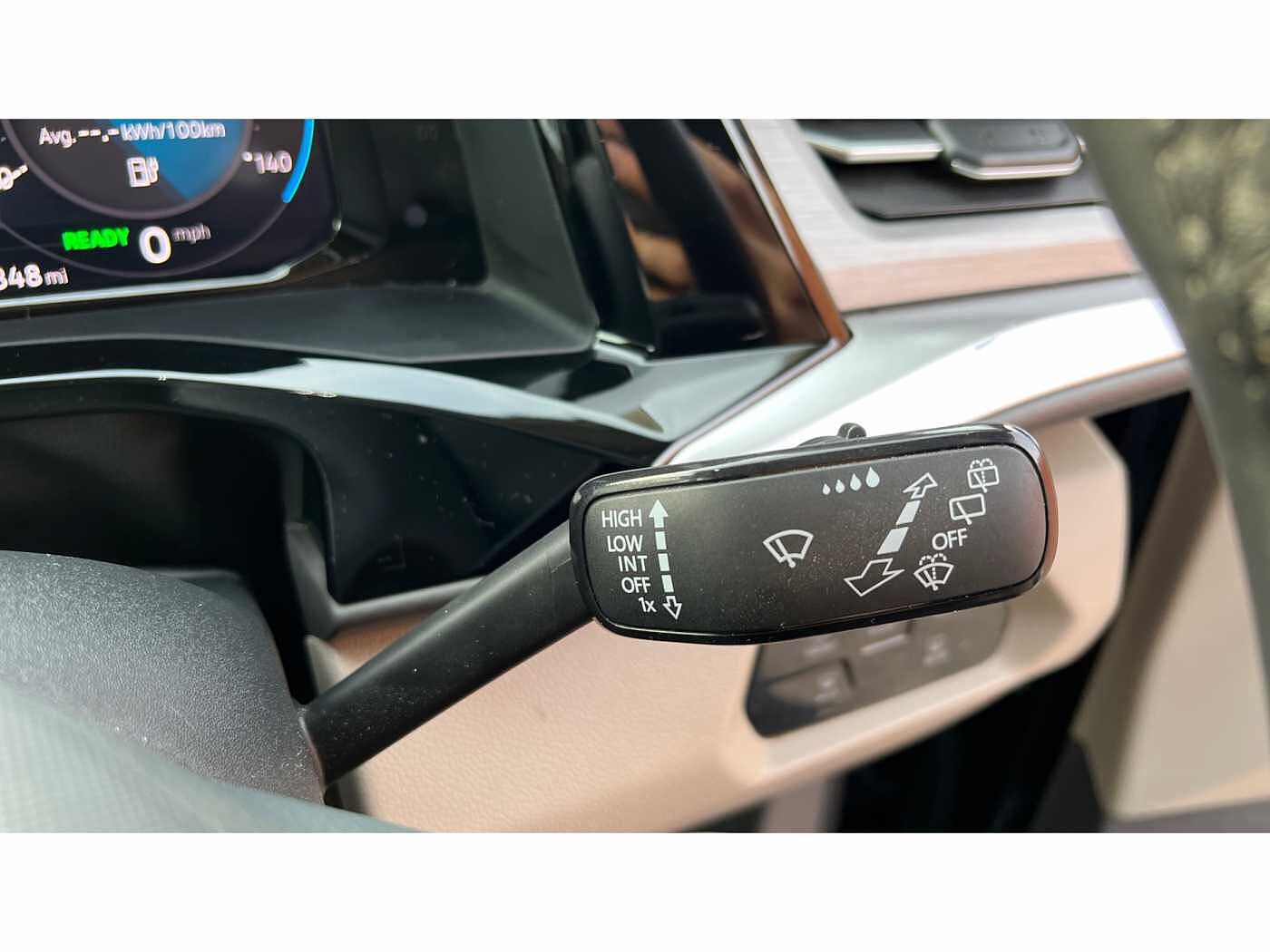 Volkswagen Multivan Life Standard 218 PS 1.4 eHybrid 6-Speed DSG