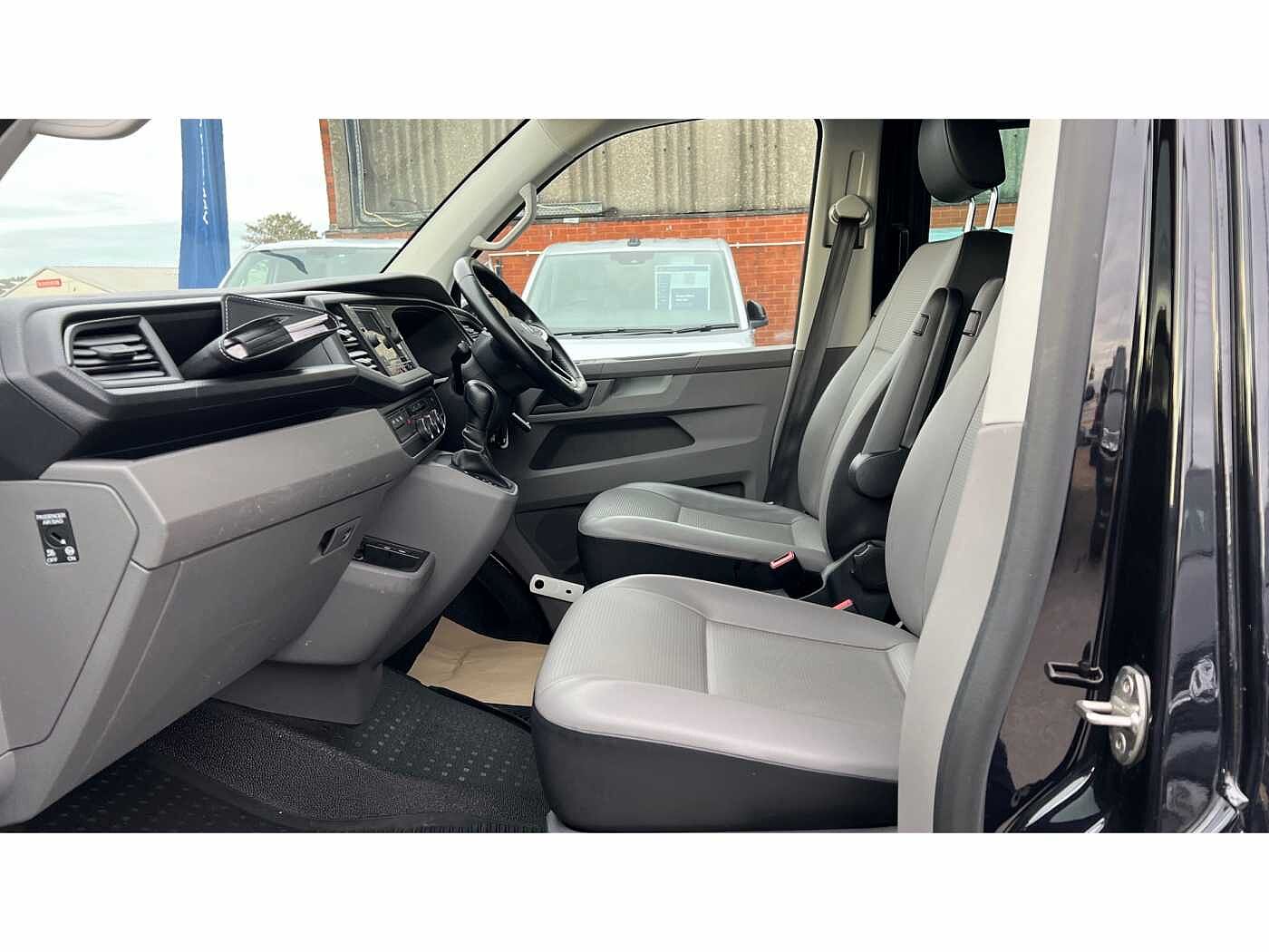 Volkswagen Transporter Volkswagen T32 Swb Diese 2.0 TDI 150 Highline Kombi Van DSG