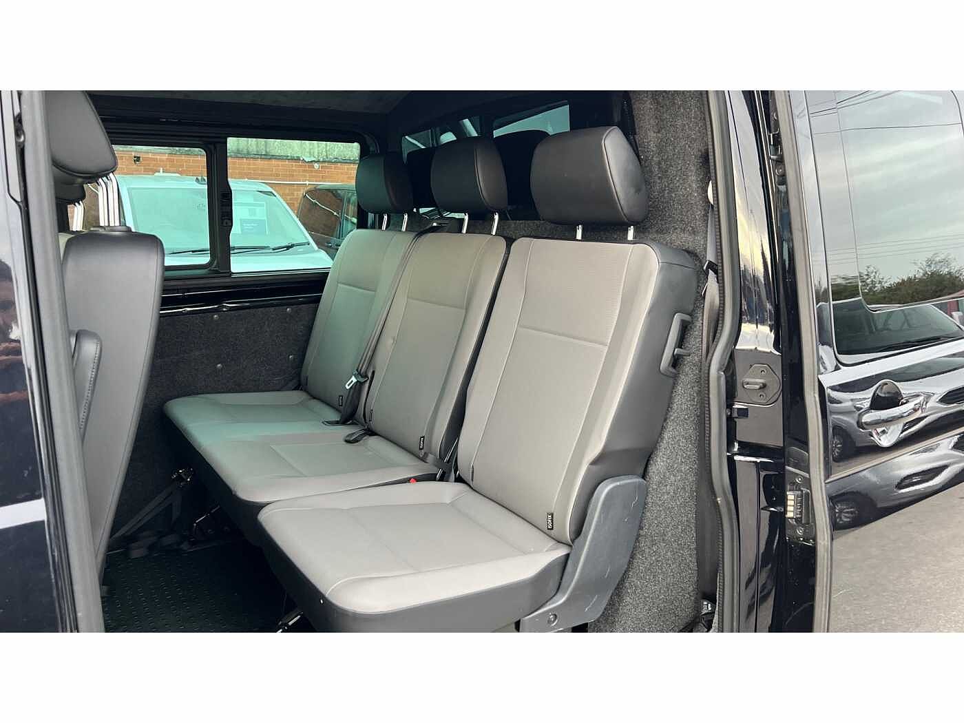 Volkswagen Transporter Volkswagen T32 Swb Diese 2.0 TDI 150 Highline Kombi Van DSG
