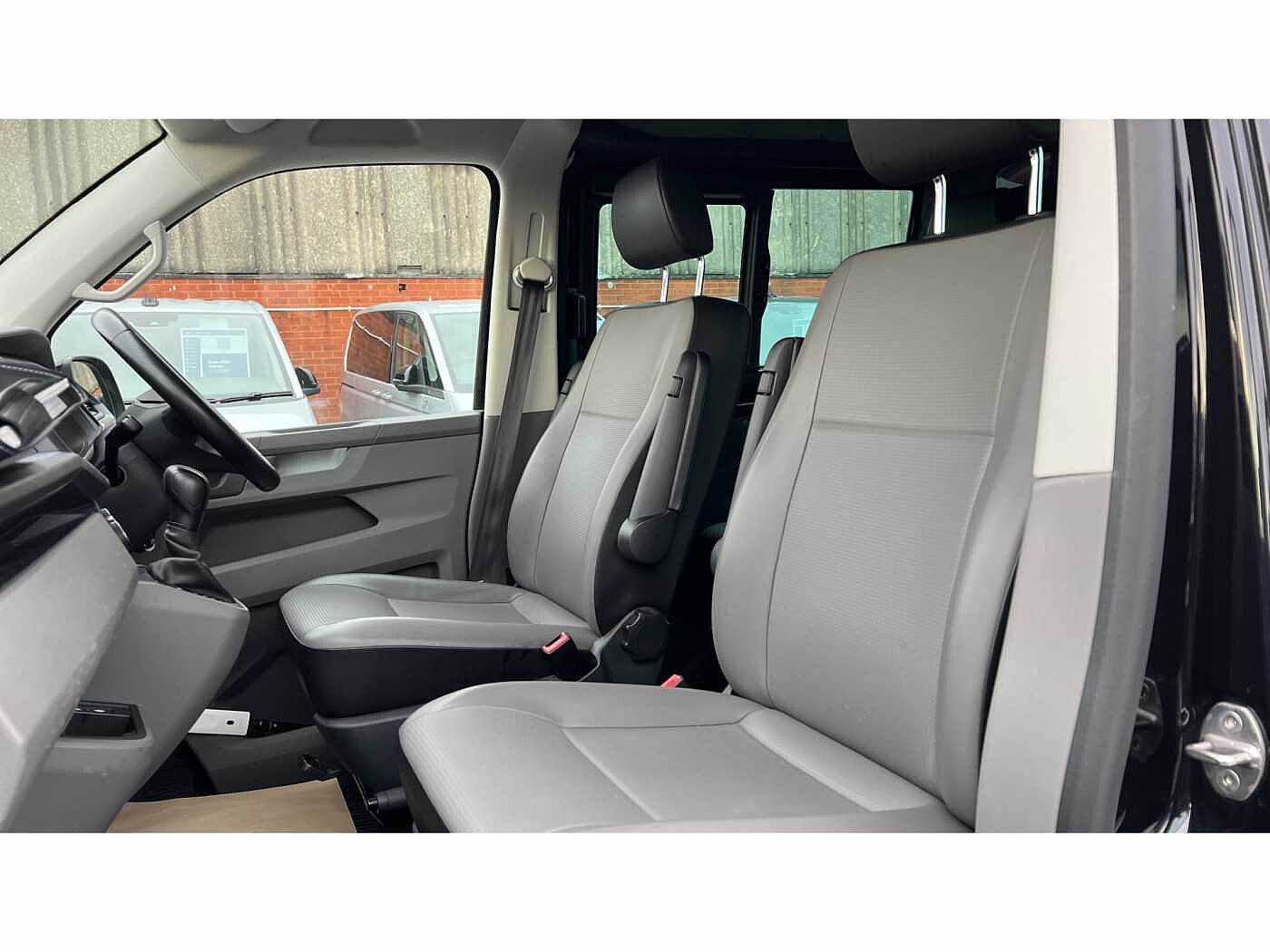 Volkswagen Transporter Volkswagen T32 Swb Diese 2.0 TDI 150 Highline Kombi Van DSG