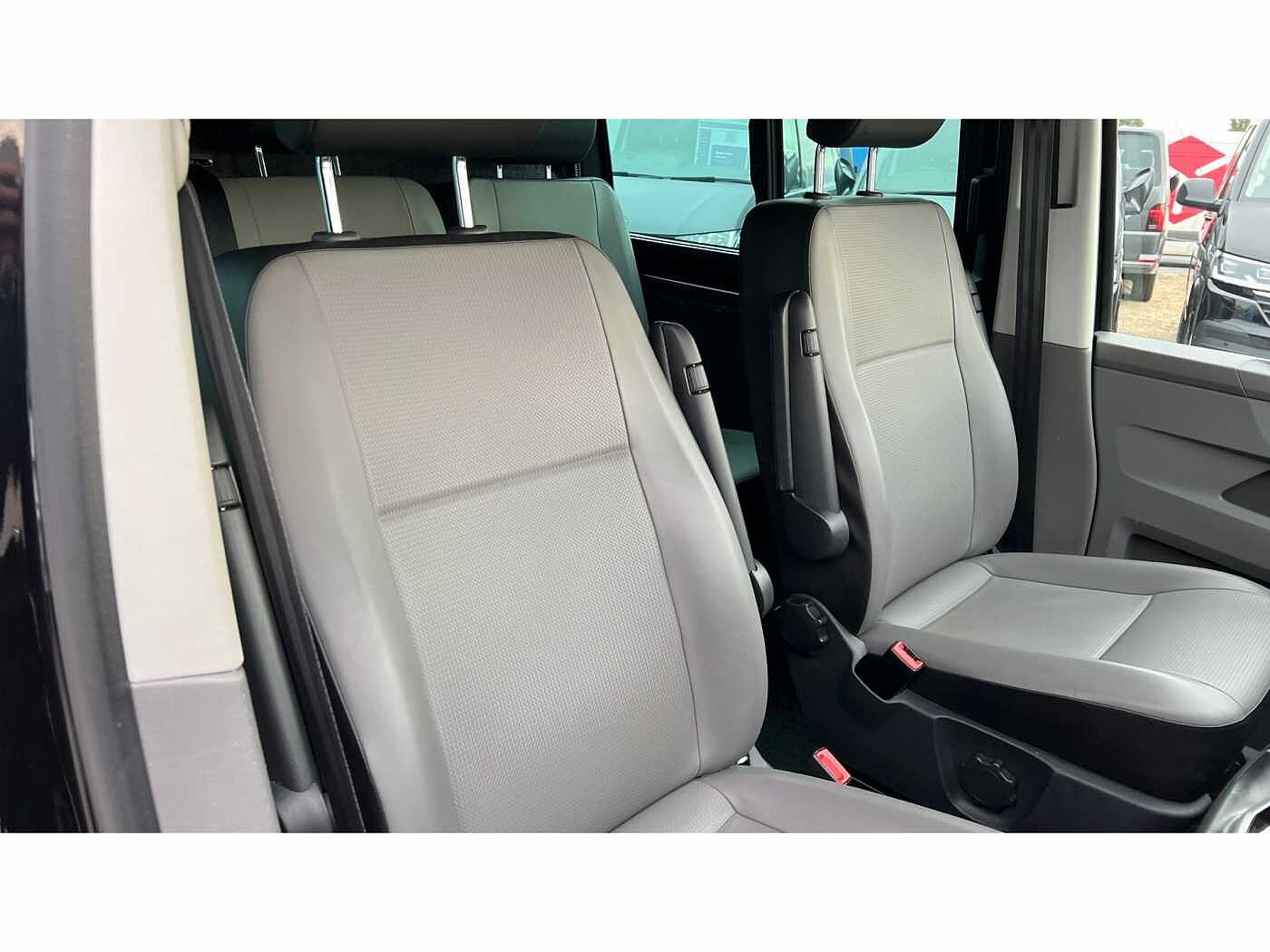 Volkswagen Transporter Volkswagen T32 Swb Diese 2.0 TDI 150 Highline Kombi Van DSG