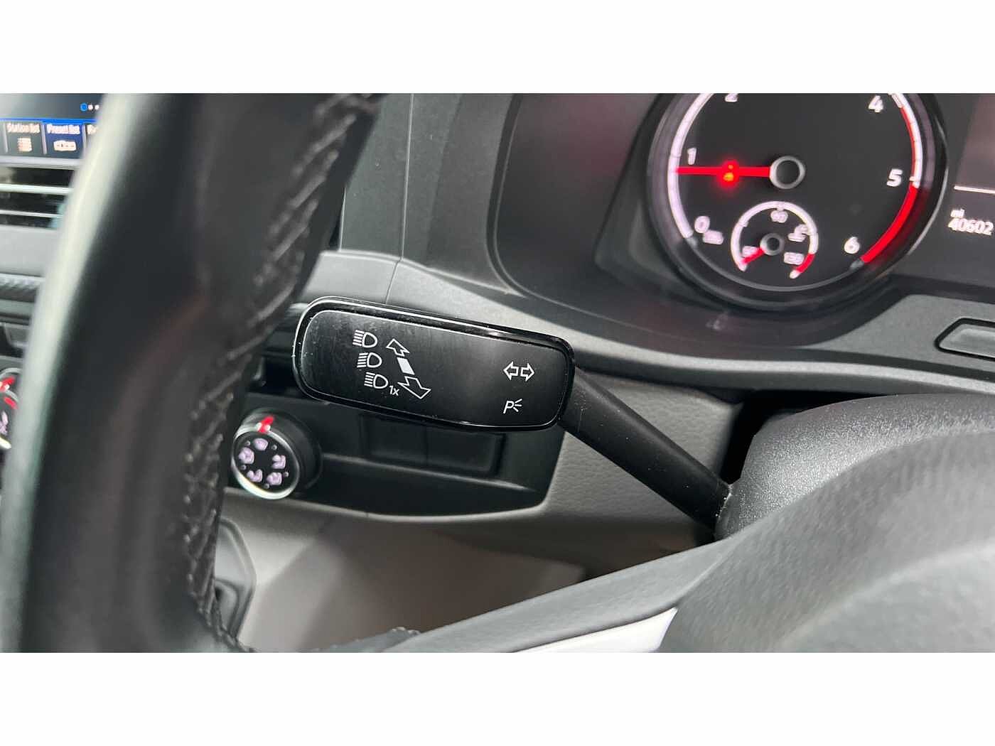 Volkswagen Transporter Volkswagen T32 Swb Diese 2.0 TDI 150 Highline Kombi Van DSG
