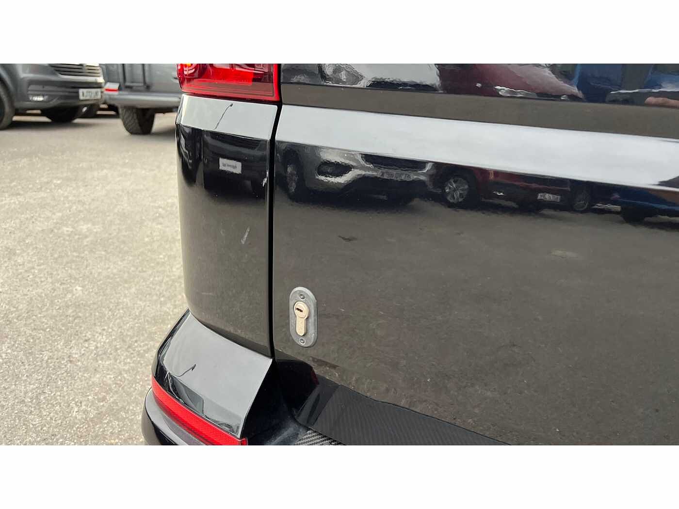 Volkswagen Transporter Volkswagen T32 Swb Diese 2.0 TDI 150 Highline Kombi Van DSG