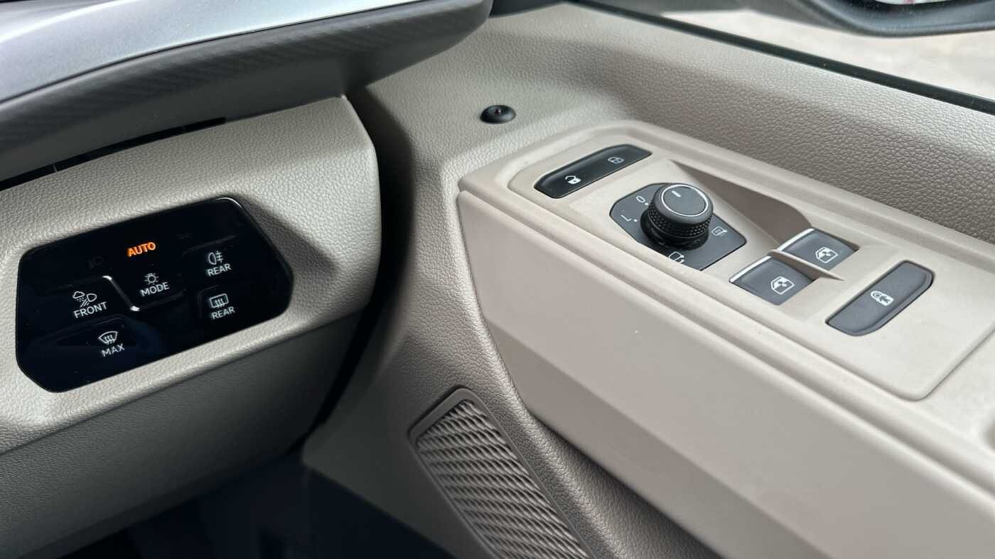 Volkswagen Multivan Life Standard 218 PS 1.4 eHybrid 6-Speed DSG