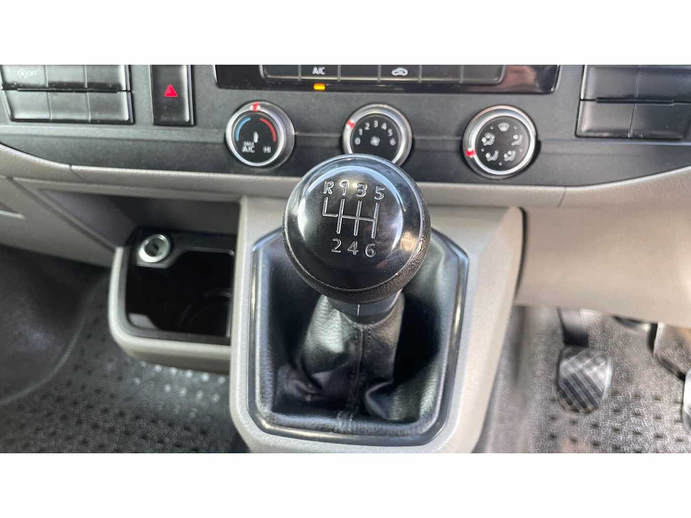 Volkswagen Transporter T32 Panel van Startline LWB 150 PS 2.0 TDI BMT 6sp Manual