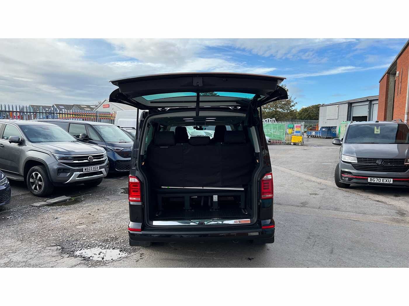 Volkswagen Caravelle Executive SWB 150 PS 2.0 TDI BMT 7sp DSG