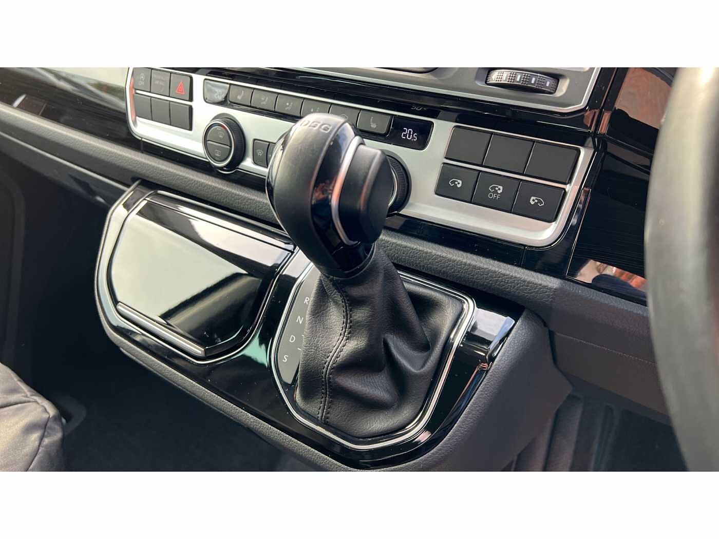 Volkswagen Caravelle Executive SWB 150 PS 2.0 TDI BMT 7sp DSG