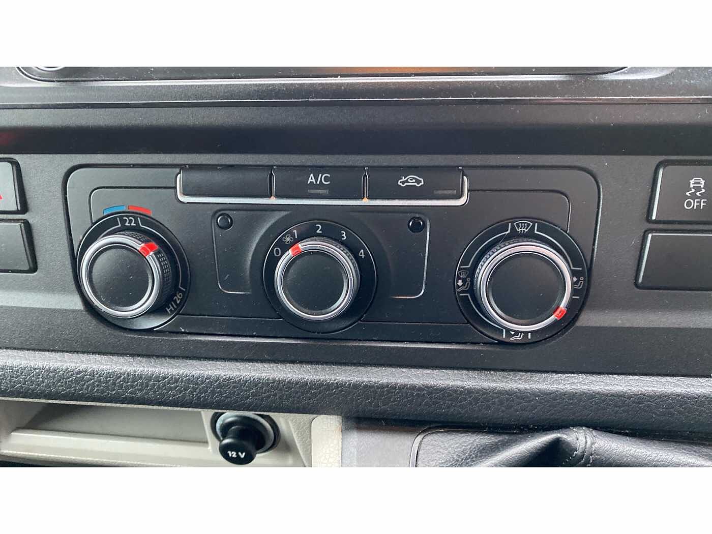 Volkswagen Transporter T28 Panel van Highline SWB 102 PS 2.0 TDI BMT 5sp Manual