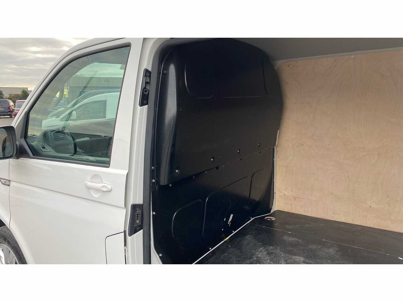 Volkswagen Transporter T28 Panel van Highline SWB 102 PS 2.0 TDI BMT 5sp Manual