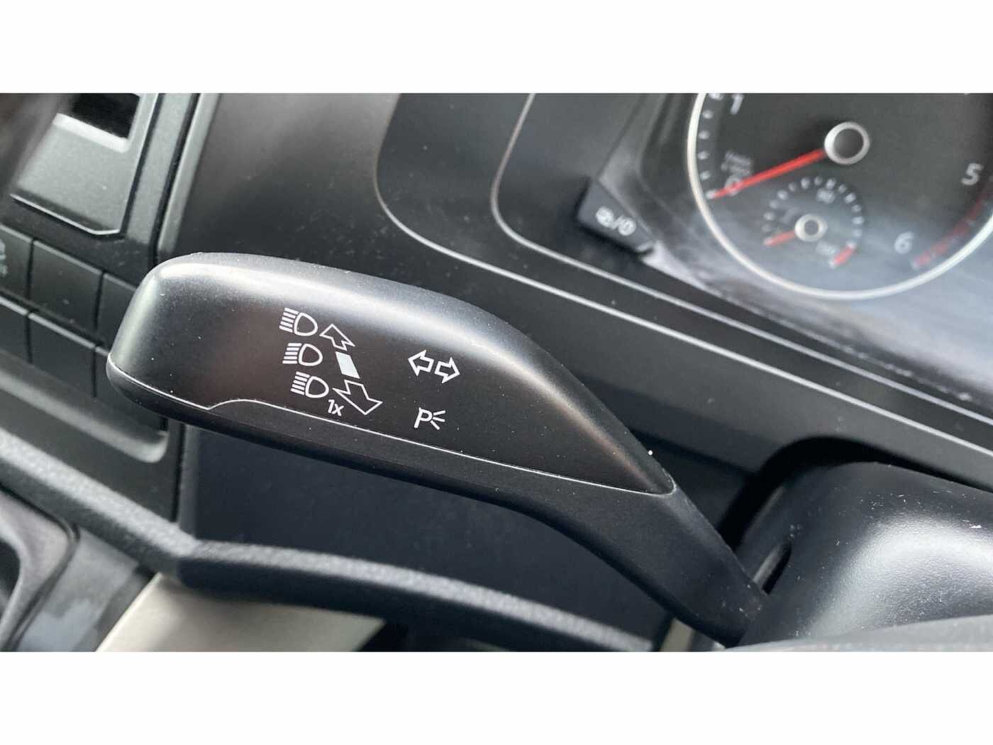 Volkswagen Transporter T28 Panel van Highline SWB 102 PS 2.0 TDI BMT 5sp Manual