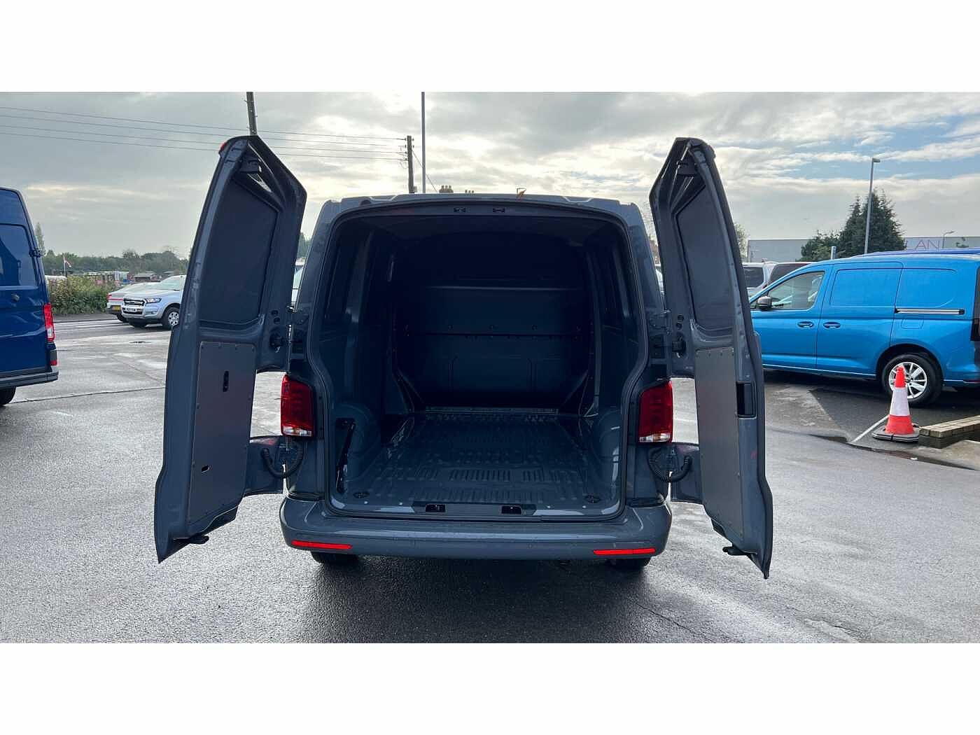 Volkswagen Transporter T28 Panel van Highline SWB 110 PS 2.0 TDI 5sp Manual