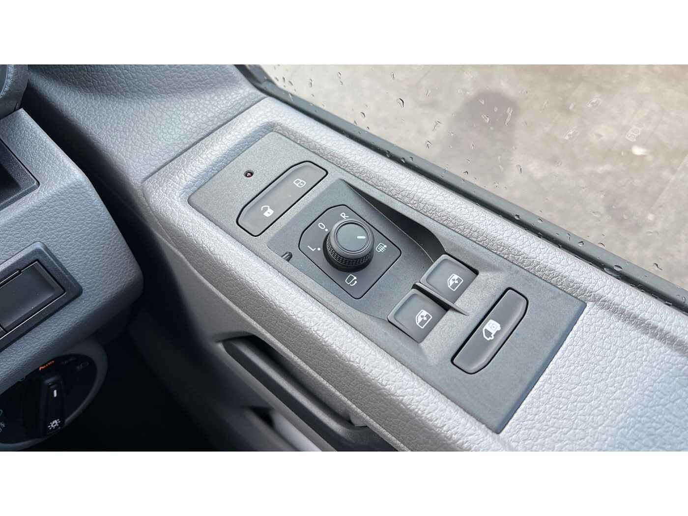 Volkswagen Transporter T28 Panel van Highline SWB 110 PS 2.0 TDI 5sp Manual
