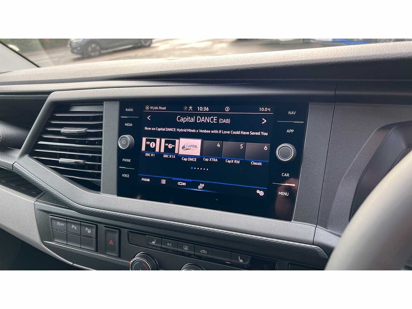 Volkswagen Transporter T30 Panel van Highline LWB 150 PS 2.0 TDI 7sp DSG