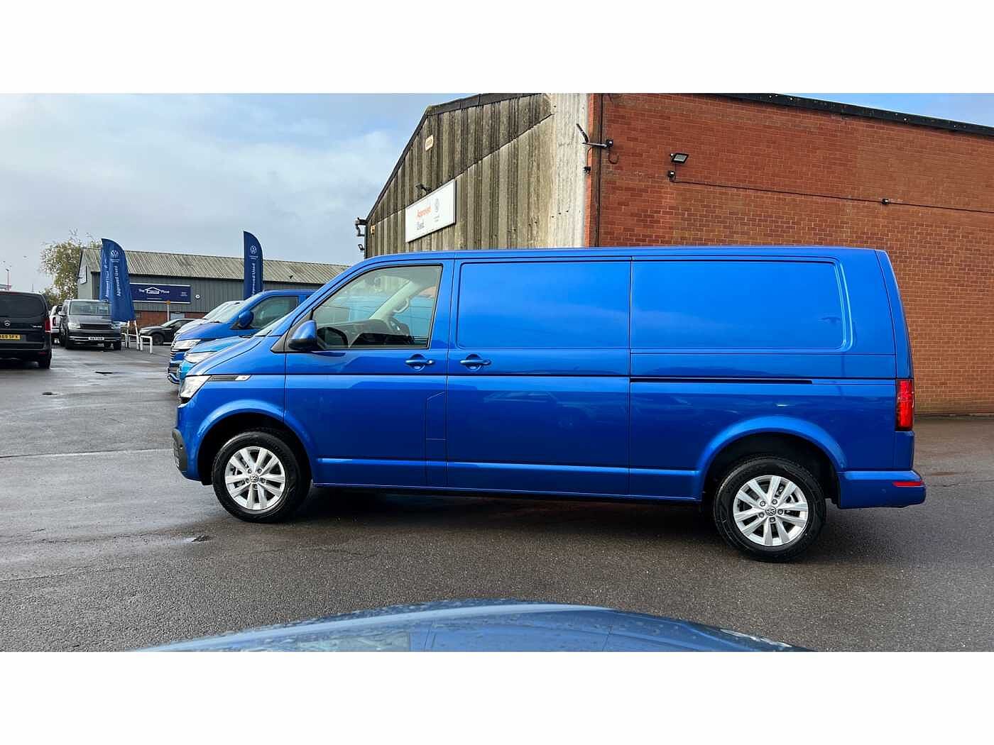 Volkswagen Transporter T30 Panel van Highline LWB 150 PS 2.0 TDI 7sp DSG