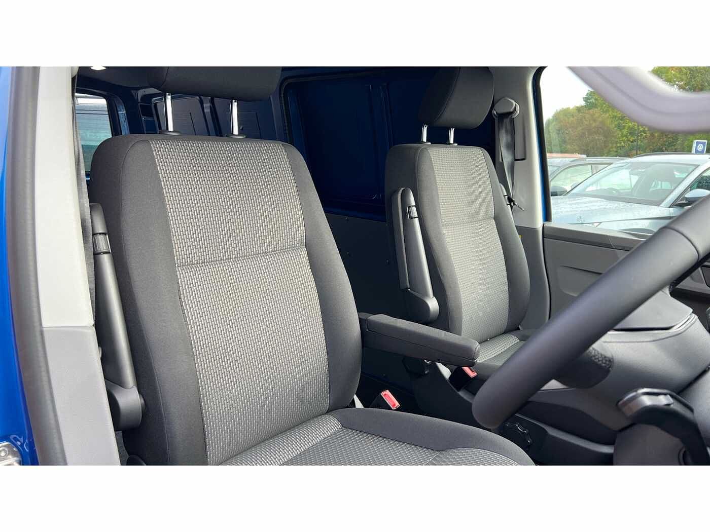 Volkswagen Transporter T30 Panel van Highline LWB 150 PS 2.0 TDI 7sp DSG