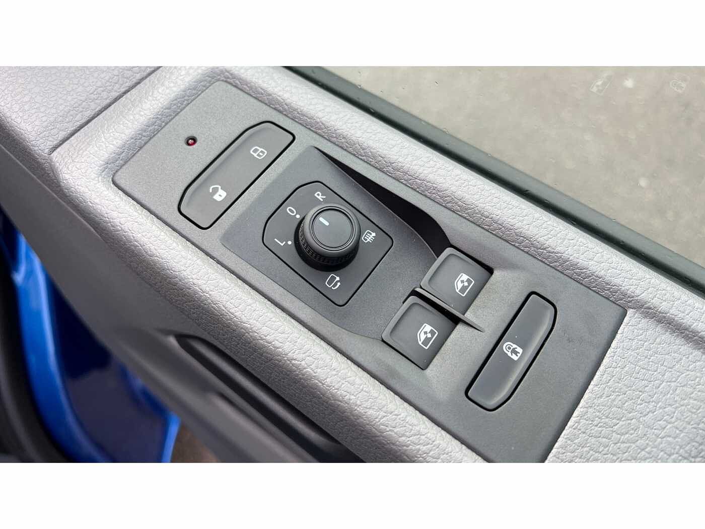 Volkswagen Transporter T30 Panel van Highline LWB 150 PS 2.0 TDI 7sp DSG