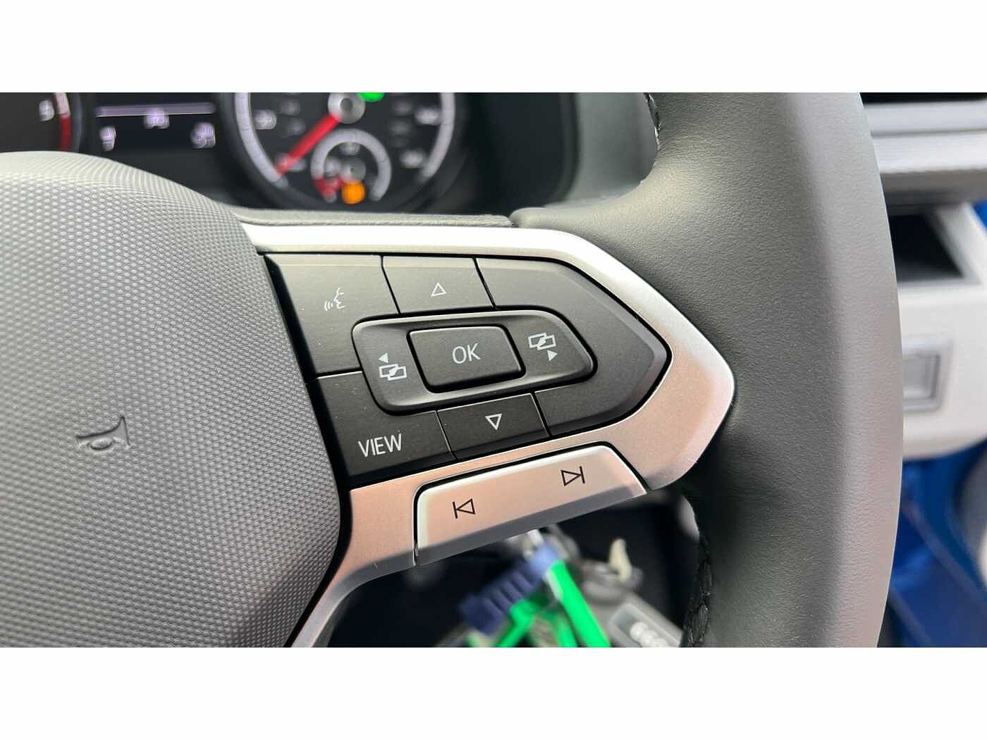 Volkswagen Transporter T30 Panel van Highline LWB 150 PS 2.0 TDI 7sp DSG