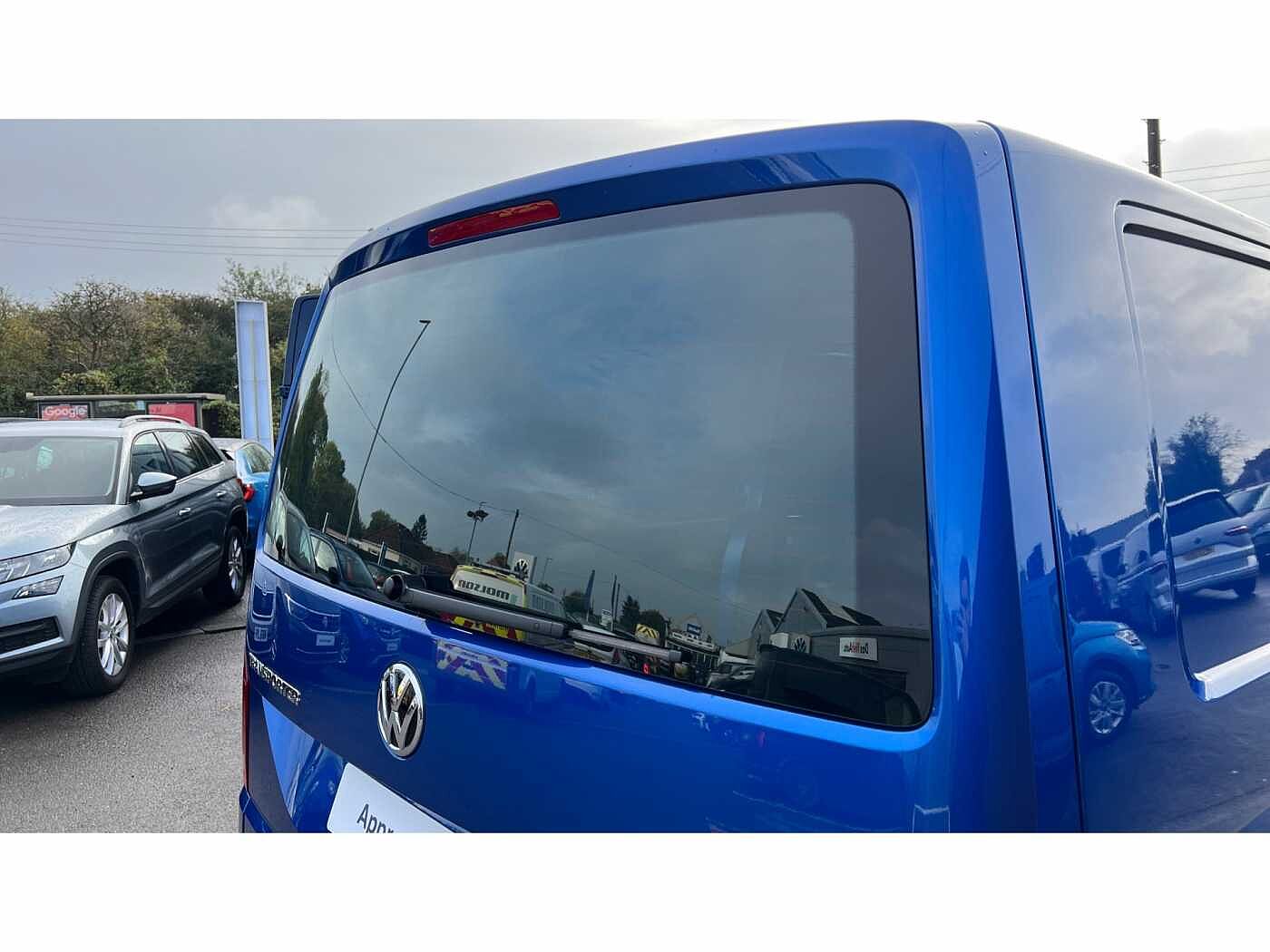 Volkswagen Transporter T30 Panel van Highline LWB 150 PS 2.0 TDI 7sp DSG