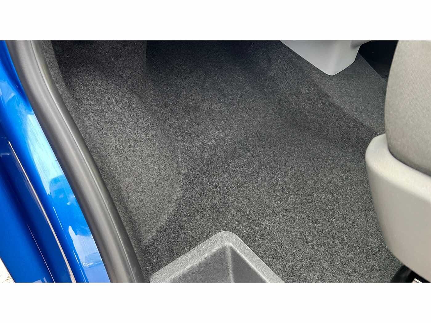 Volkswagen Transporter T30 Panel van Highline LWB 150 PS 2.0 TDI 7sp DSG