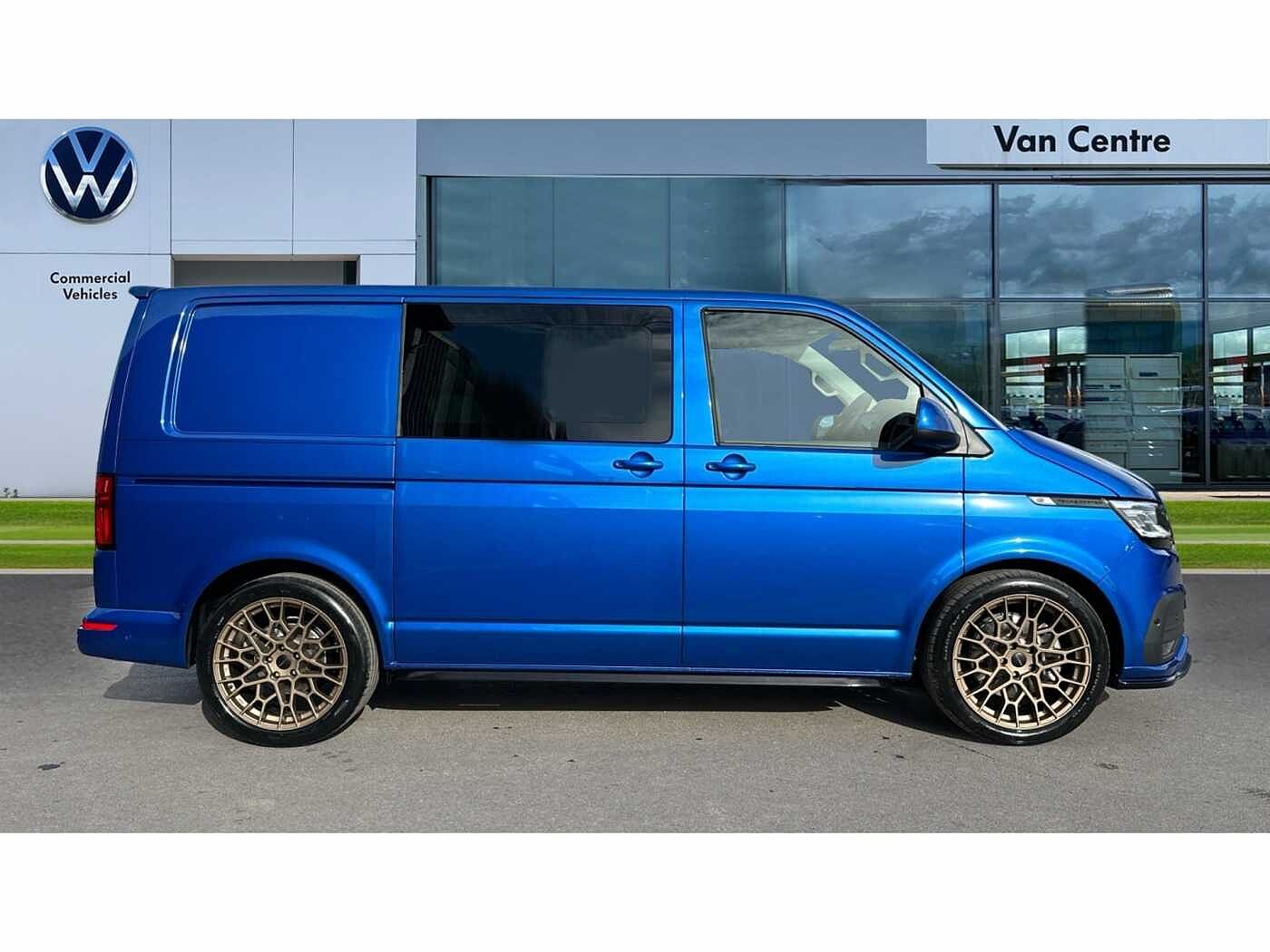 Volkswagen Transporter T32 Kombi Highline SWB 204 PS 2.0 TDI 7sp DSG