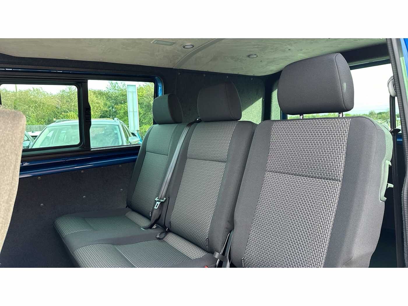 Volkswagen Transporter T32 Kombi Highline SWB 204 PS 2.0 TDI 7sp DSG