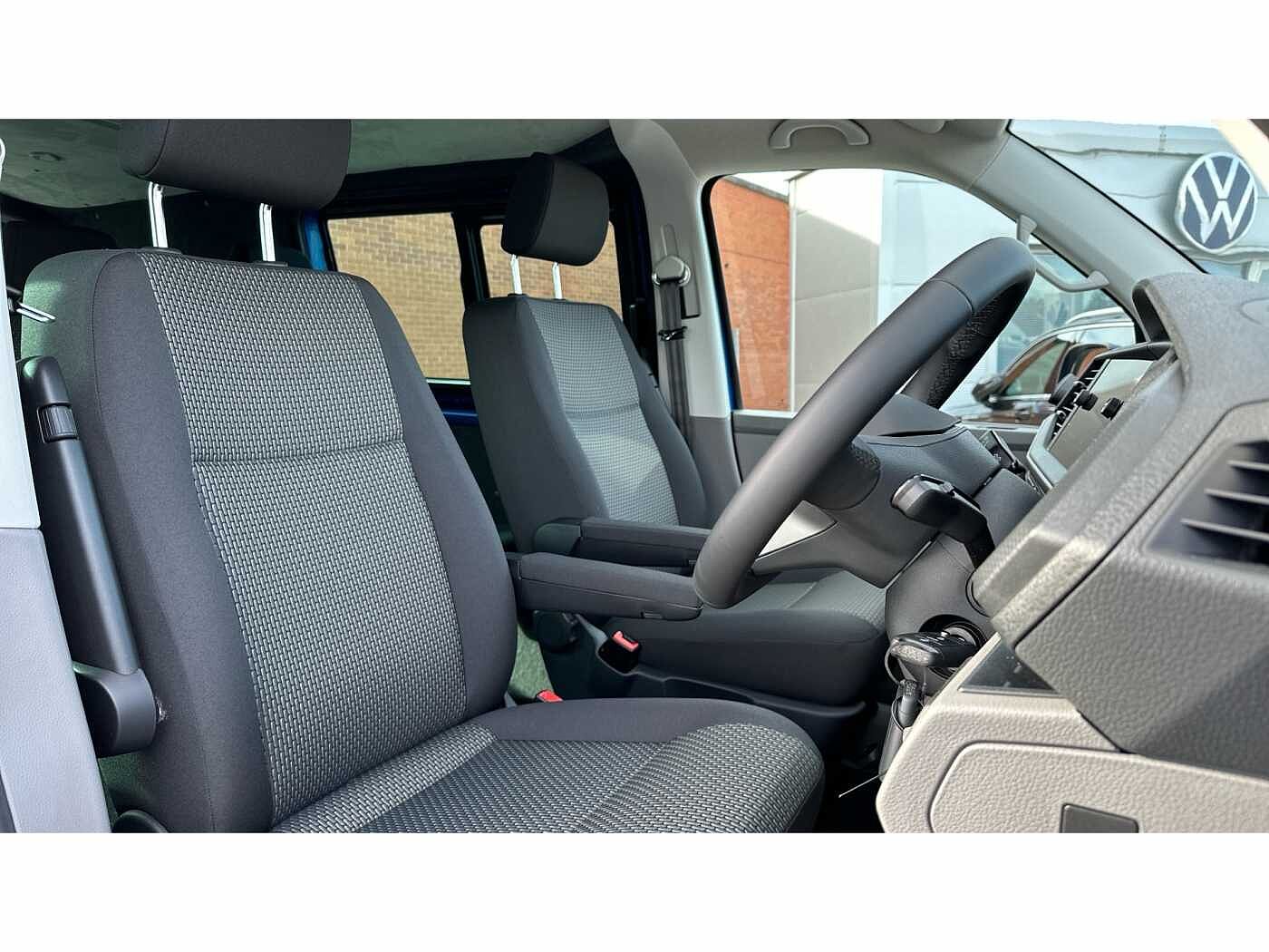 Volkswagen Transporter T32 Kombi Highline SWB 204 PS 2.0 TDI 7sp DSG
