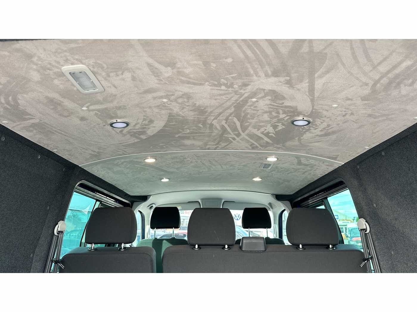 Volkswagen Transporter T32 Kombi Highline SWB 204 PS 2.0 TDI 7sp DSG