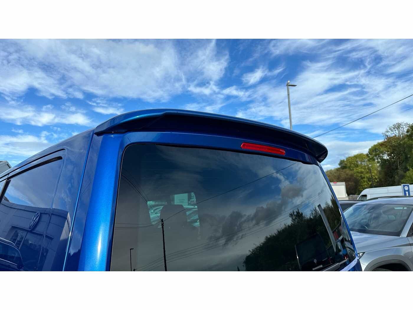 Volkswagen Transporter T32 Kombi Highline SWB 204 PS 2.0 TDI 7sp DSG