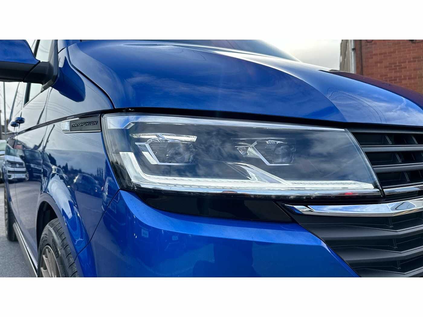 Volkswagen Transporter T32 Kombi Highline SWB 204 PS 2.0 TDI 7sp DSG