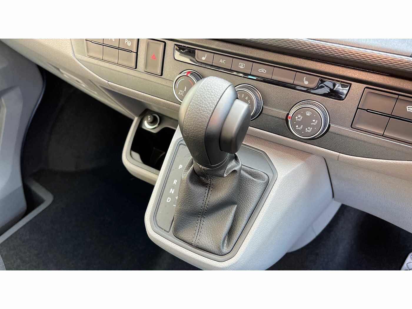 Volkswagen Transporter T32 Kombi Highline SWB 204 PS 2.0 TDI 7sp DSG