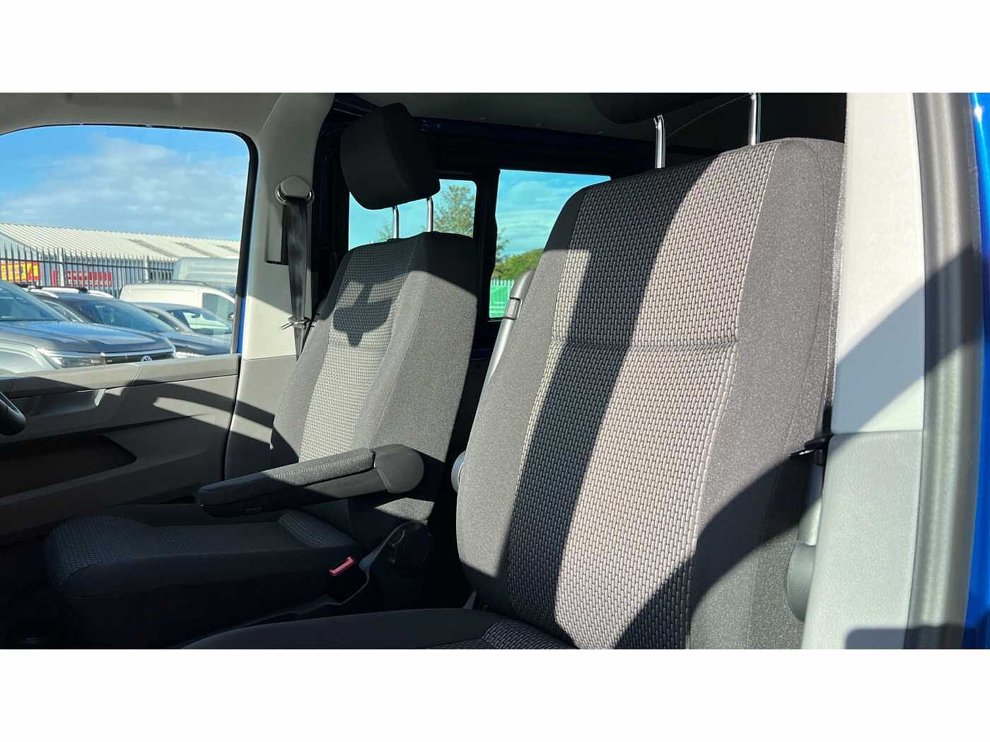 Volkswagen Transporter T32 Kombi Highline SWB 204 PS 2.0 TDI 7sp DSG