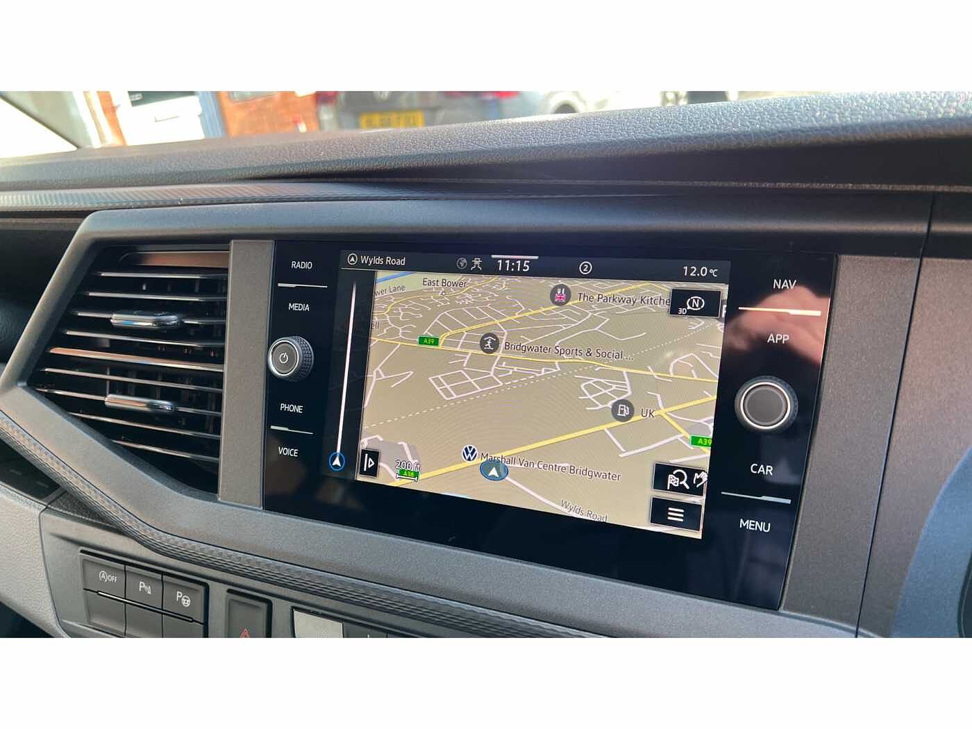 Volkswagen Transporter T32 Kombi Highline SWB 204 PS 2.0 TDI 7sp DSG