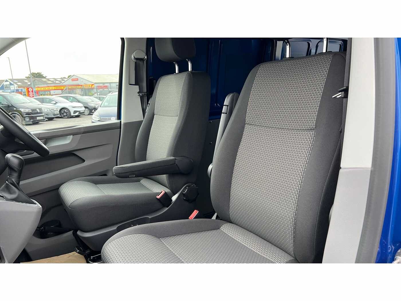 Volkswagen Transporter T32 Panel van Highline SWB 204 PS 2.0 TDI 7sp DSG