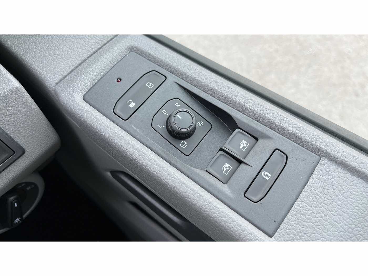 Volkswagen Transporter T32 Panel van Highline SWB 204 PS 2.0 TDI 7sp DSG