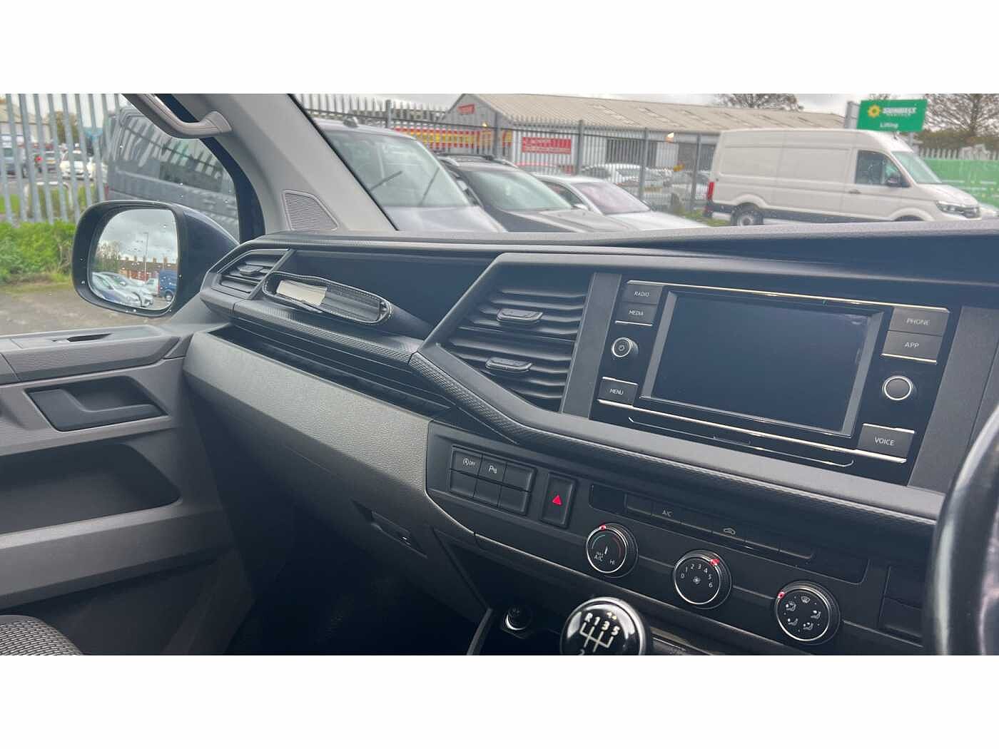 Volkswagen Transporter T30 Panel van Highline LWB 110 PS 2.0 TDI 5sp Manual