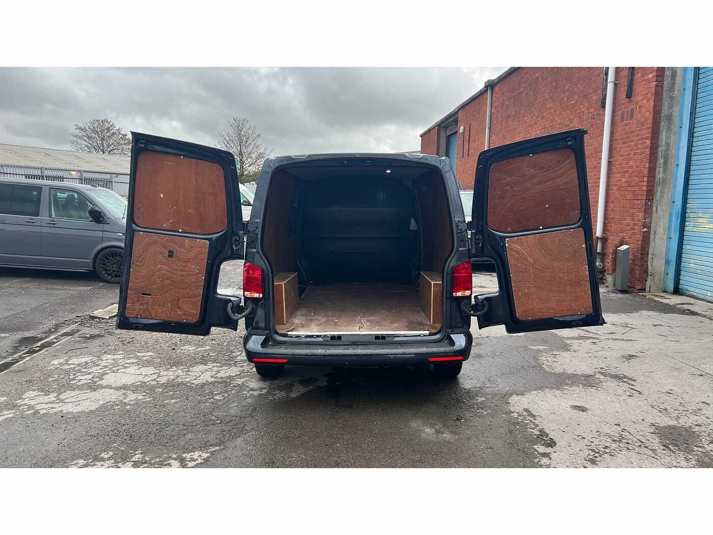 Volkswagen Transporter T30 Panel van Highline LWB 110 PS 2.0 TDI 5sp Manual