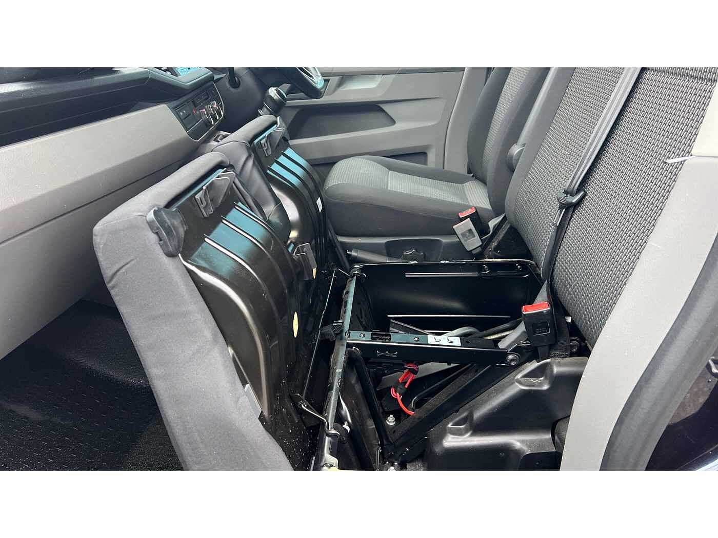 Volkswagen Transporter T30 Panel van Highline LWB 110 PS 2.0 TDI 5sp Manual