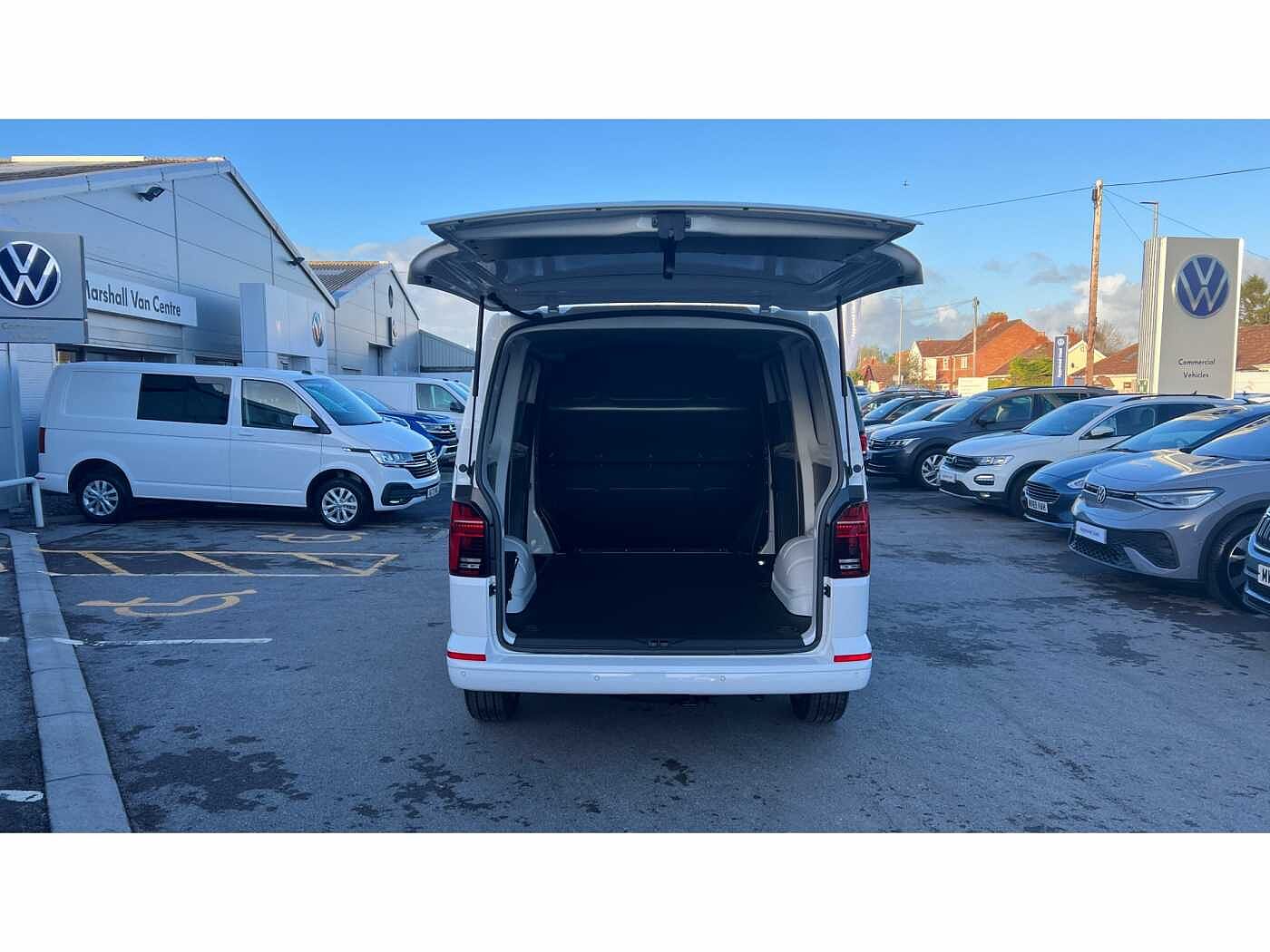 Volkswagen Transporter T32 Panel van Highline SWB 204 PS 2.0 TDI 7sp DSG