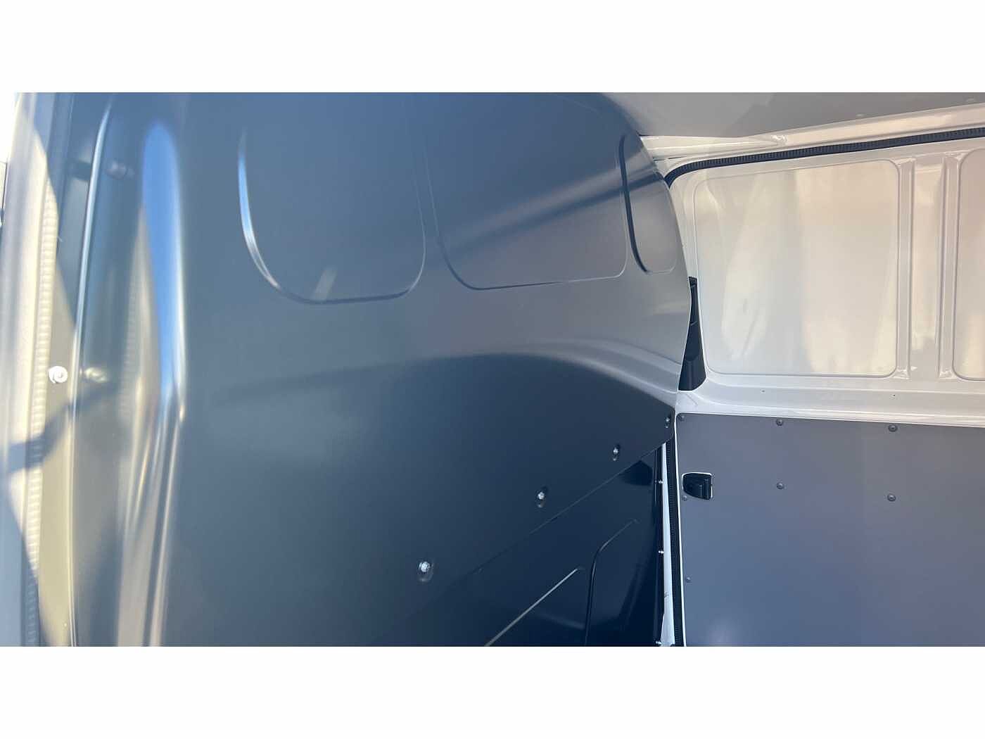 Volkswagen Transporter T32 Panel van Highline SWB 204 PS 2.0 TDI 7sp DSG