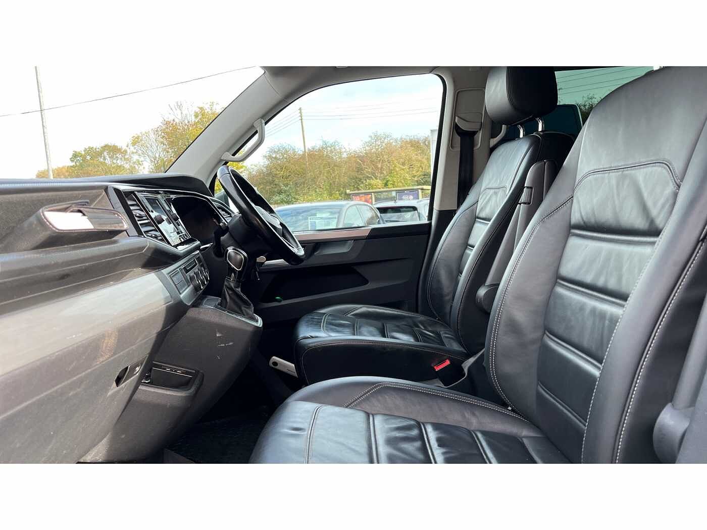 Volkswagen Caravelle SE LWB 150 PS 2.0 TDI 7sp DSG